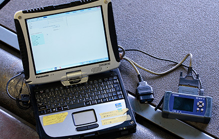スバル車専用の診断機器SSM