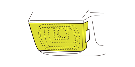 カメラのレンズに汚れやガラスクリーナーが付かないよう、レンズ部にマスキングテープなどを貼ってください。