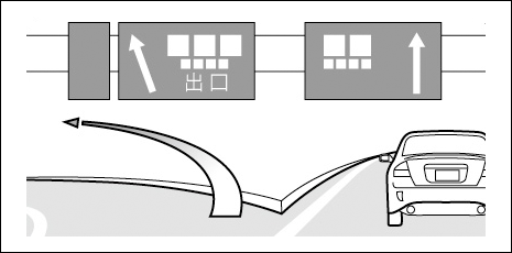 追従走行中に自車がインターチェンジの出口へ車線をかえた瞬間に、意図せず加速。